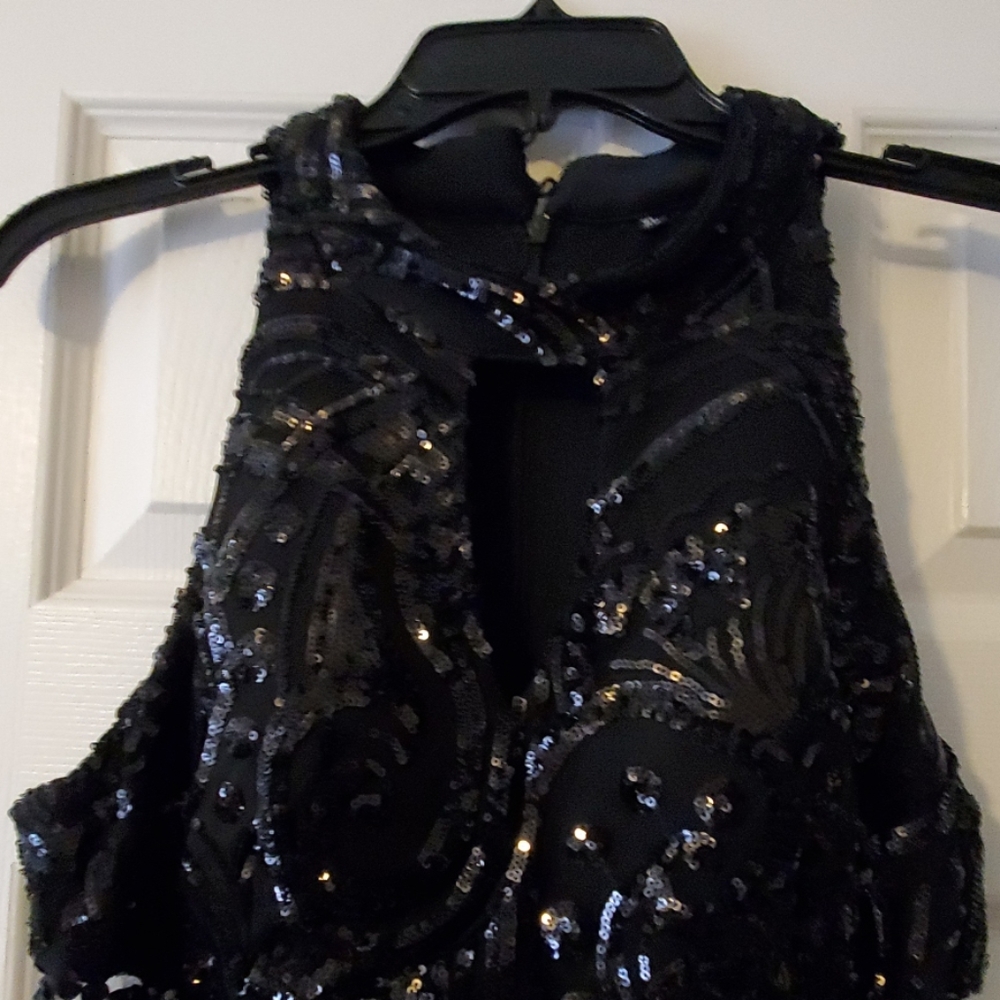 Dress - Picture 2 of 5